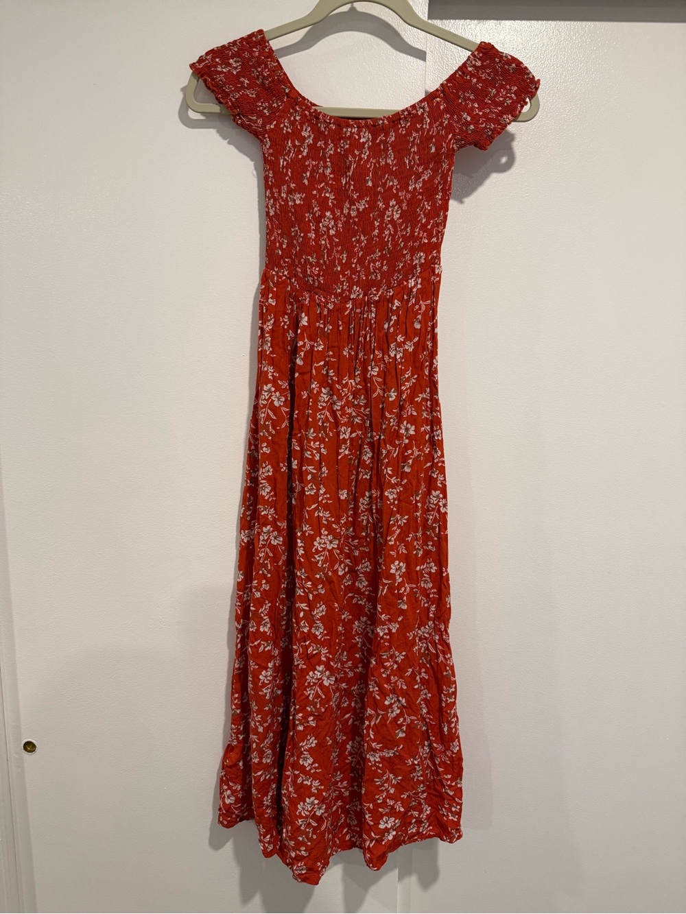 Off-Shoulder Red Floral Smocked Maxi Dress size XS